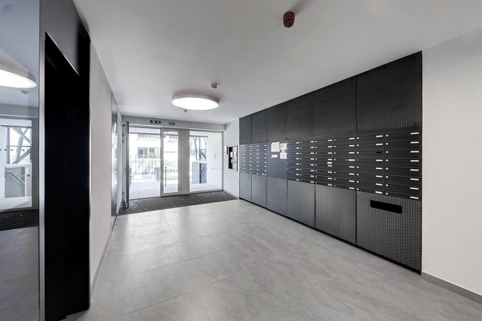 Holesovice Delight: Modern Comfort With A Twist In Prague 7 Exterior foto