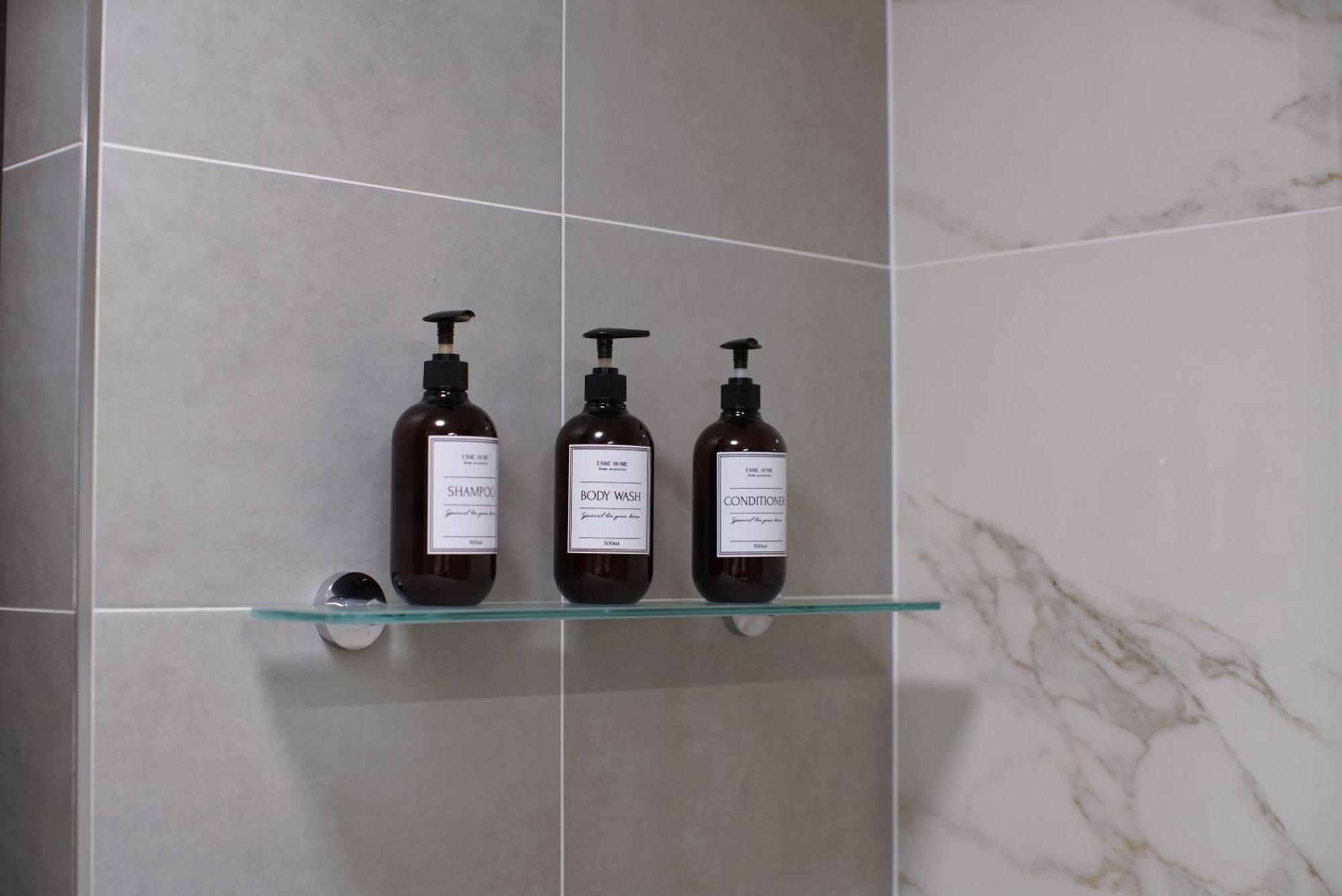 Holesovice Delight: Modern Comfort With A Twist In Prague 7 Exterior foto